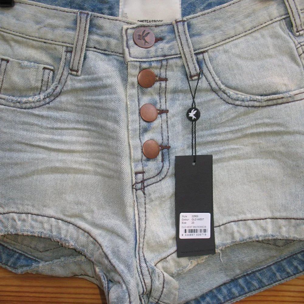 NWT High Rise Denim Shorts - Picture 4 of 8